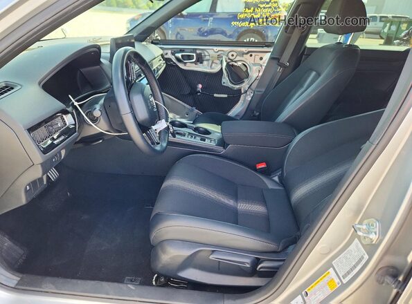 2HGFE2F51SH556134 2025 HONDA CIVIC Silver Вид салону спереду