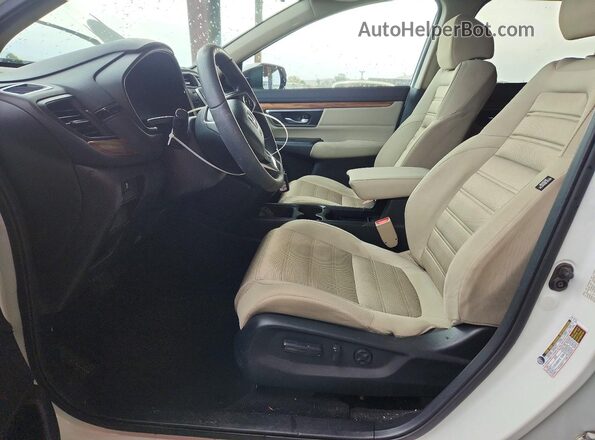 2HKRW2H59JH650421 2018 HONDA CR-V Белый Вид салона спереди