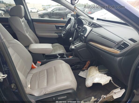 2HKRW2H85HH670718 2017 HONDA CR-V Синий Вид салона спереди