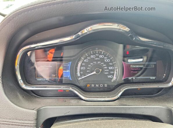 2LMHJ5AT0HBL00072 2017 LINCOLN MKT White Instrument cluster view