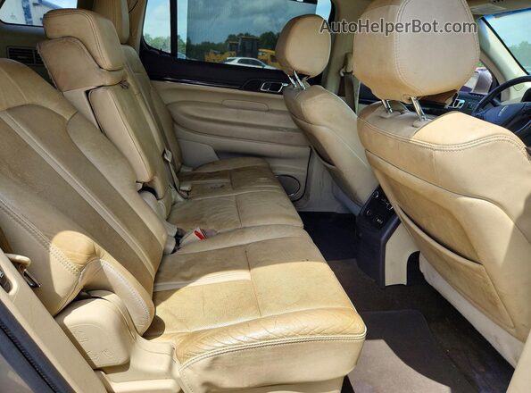 2LMHJ5AT7GBL03176 2016 LINCOLN MKT Gray Widok wnętrza z tyłu