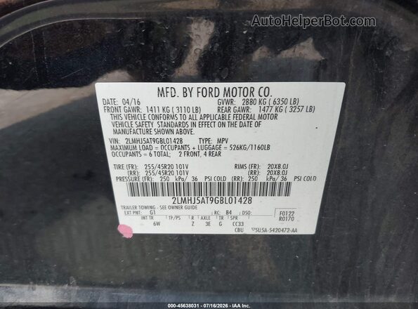 2LMHJ5AT9GBL01428 2016 LINCOLN MKT Black Vista del compartimento del motor