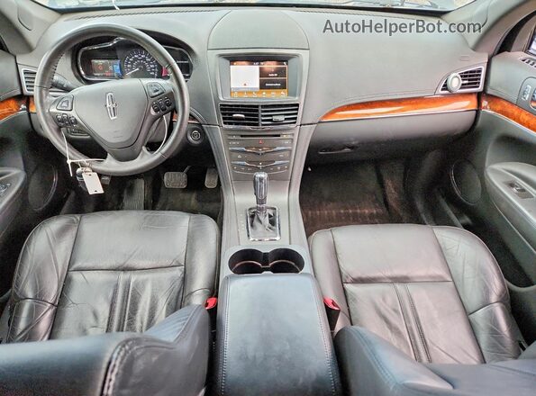 2LMHJ5NK5HBL01722 2017 LINCOLN MKT Черный Вид панели приборов