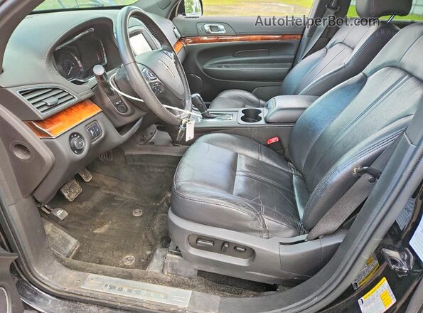 2LMHJ5NK5HBL01722 2017 LINCOLN MKT Черный Вид салона спереди