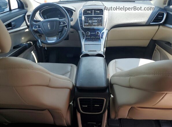 2LMPJ6J91KBL31053 2019 LINCOLN NAUTILUS Blue Vista del salpicadero