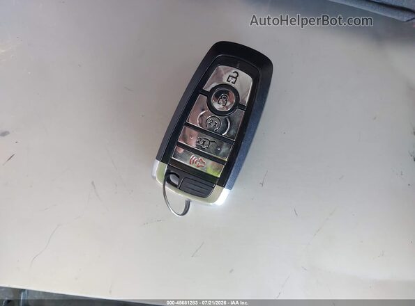 2LMPJ6J96LBL21992 2020 LINCOLN NAUTILUS Red Widok deski rozdzielczej