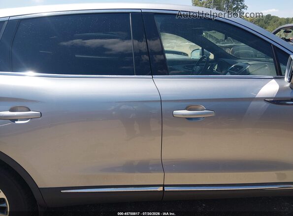 2LMPJ6J99LBL06869 2020 LINCOLN NAUTILUS Silver Rear interior view