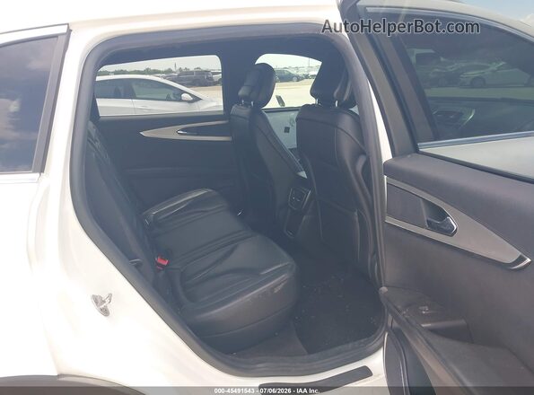 2LMPJ6J9XLBL04600 2020 LINCOLN NAUTILUS White Widok naklejki z numerem VIN
