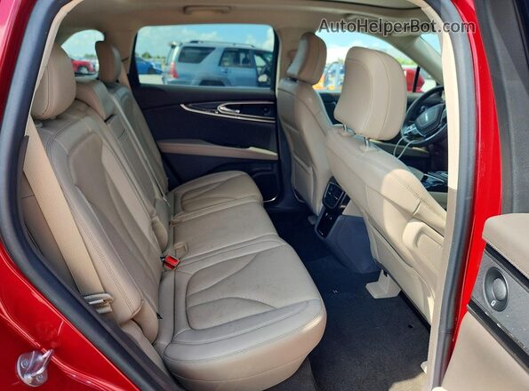 2LMPJ6K95MBL01670 2021 LINCOLN NAUTILUS Red Вид задньої частини салону
