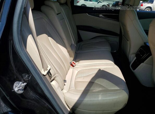 2LMPJ6K97KBL53332 2019 LINCOLN NAUTILUS Black უკანა სალონის ხედი