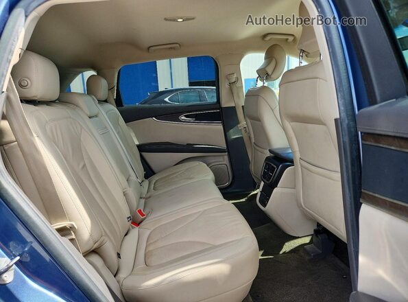 2LMPJ6KR7JBL42149 2018 LINCOLN MKX Blue Vista interior trasera