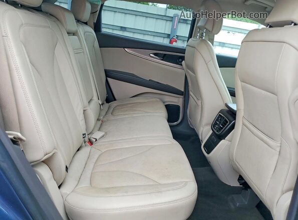 2LMPJ6L98KBL10908 2019 LINCOLN NAUTILUS Blue Вид задньої частини салону