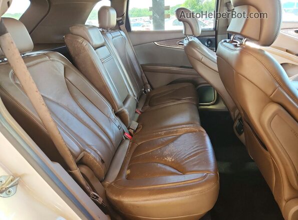 2LMPJ6LR7GBL37203 2016 LINCOLN MKX White Vista interior trasera