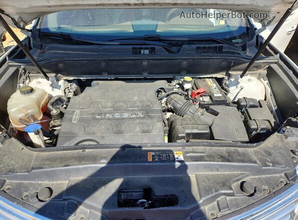 2LMPJ6LR7GBL37203 2016 LINCOLN MKX White Vista del compartimento del motor