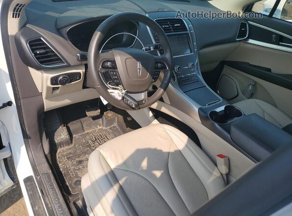 2LMPJ8J96LBL27559 2020 LINCOLN NAUTILUS White Widok deski rozdzielczej