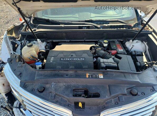 2LMPJ8JR8HBL37033 2017 LINCOLN MKX White Vista del compartimento del motor