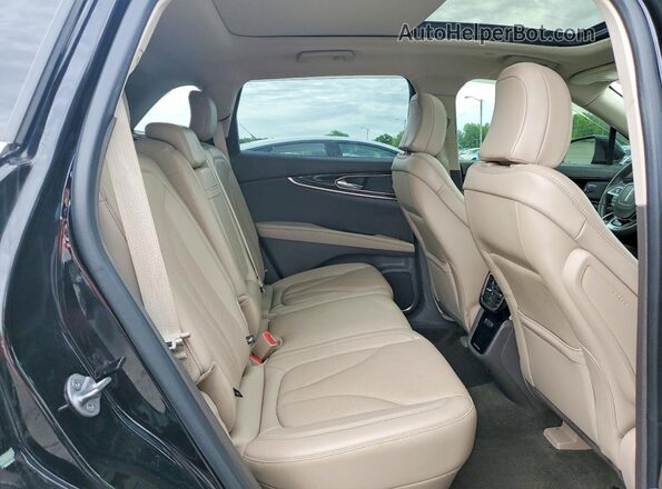 2LMPJ8K91NBL21024 2022 LINCOLN NAUTILUS Black Rear interior view