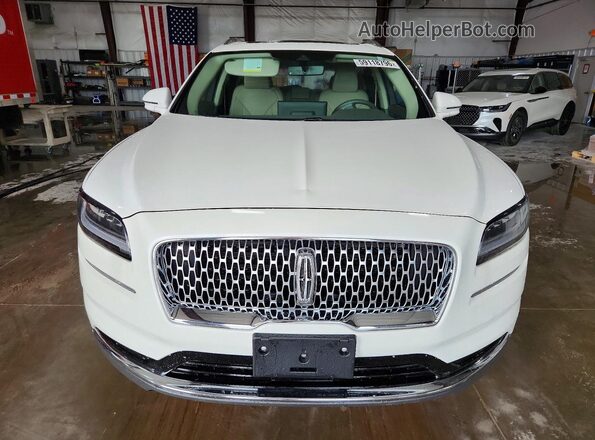 2LMPJ8K91PBL02170 2023 LINCOLN NAUTILUS White Widok z przodu