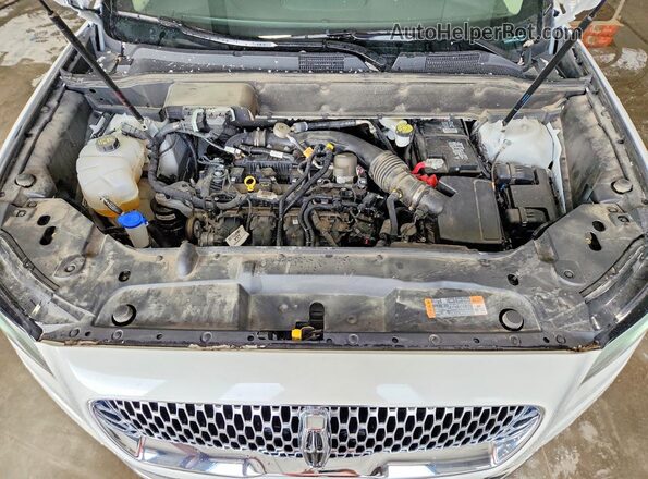 2LMPJ8K91PBL02170 2023 LINCOLN NAUTILUS White Widok wnętrza z tyłu