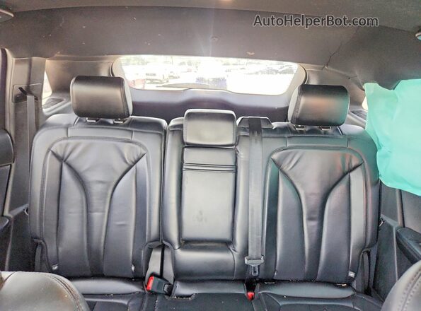 2LMPJ8K93KBL30237 2019 LINCOLN NAUTILUS White უკანა სავარძლების ხედი