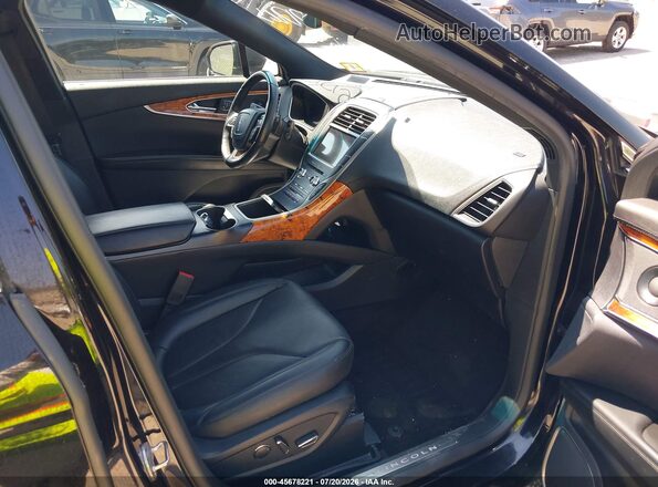 2LMPJ8K94LBL33617 2020 LINCOLN NAUTILUS Black Front interior view