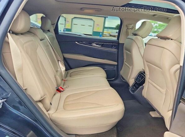 2LMPJ8K94MBL14325 2021 LINCOLN NAUTILUS Blue Вид задніх сидінь