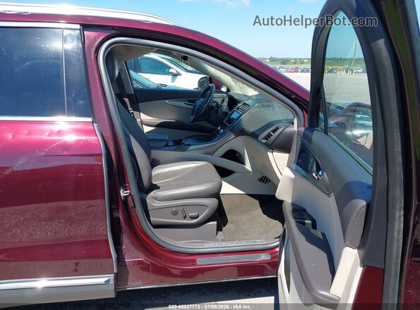 2LMPJ8K95KBL33866 2019 LINCOLN NAUTILUS Maroon Вид салону спереду