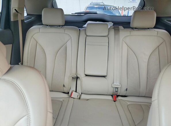 2LMPJ8K97KBL19760 2019 LINCOLN NAUTILUS Blue Widok tylnych siedzeń