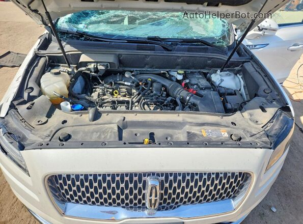 2LMPJ8K9XNBL11771 2022 LINCOLN NAUTILUS White Vista interior trasera