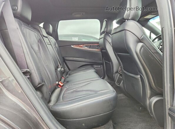 2LMPJ8KP3LBL05158 2020 LINCOLN NAUTILUS Gray Вид задньої частини салону