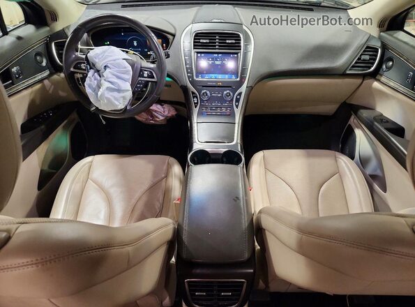 2LMPJ8KP3LBL05824 2020 LINCOLN NAUTILUS Gray Widok deski rozdzielczej