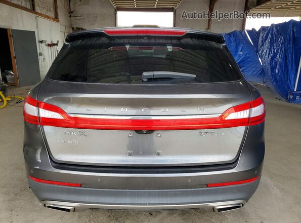 2LMPJ8KP8HBL19242 2017 LINCOLN MKX Gray Rear view