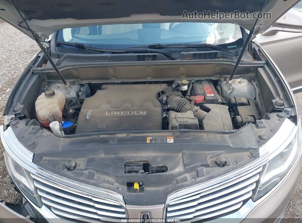 2LMPJ8KR7JBL38064 2018 LINCOLN MKX Gold Rear view