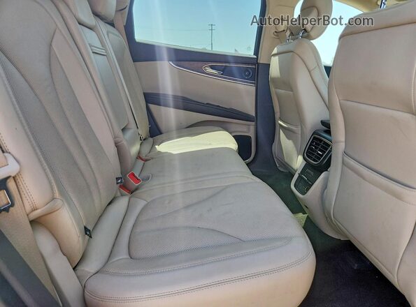 2LMPJ8L96KBL62033 2019 LINCOLN NAUTILUS Blue Вид задньої частини салону