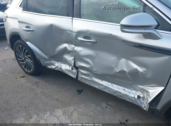 2LMPJ8L98KBL67606 2019 LINCOLN NAUTILUS Silver წინა ხედი