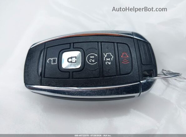 2LMPJ8LP5KBL22962 2019 LINCOLN NAUTILUS Черный Вид панели приборов