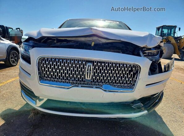 2LMPJ8LP6KBL22775 2019 LINCOLN NAUTILUS White წინა ხედი