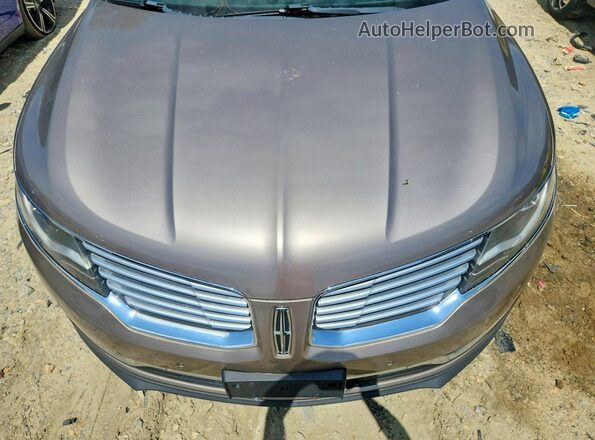 2LMPJ8LR1JBL40116 2018 LINCOLN MKX Beige Rear interior view