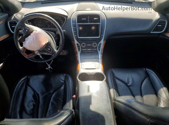 2LMPJ8LR2HBL29085 2017 LINCOLN MKX Silver Dashboard view