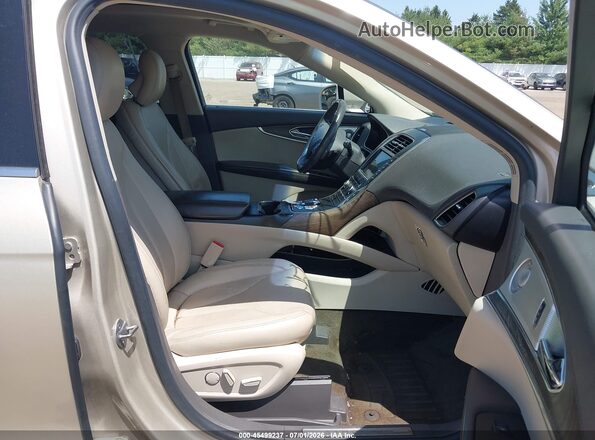 2LMPJ8LR3HBL13025 2017 LINCOLN MKX Champagne Вид салону спереду