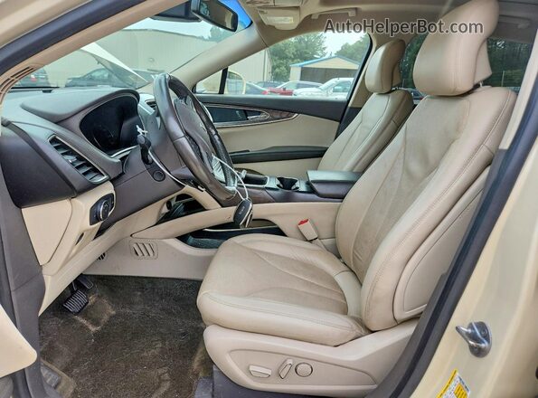 2LMPJ8LR3JBL40179 2018 LINCOLN MKX Cream Widok wnętrza z przodu