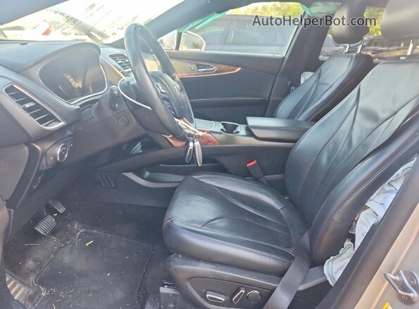 2LMPJ8LR3JBL49108 2018 LINCOLN MKX Серебряный Вид салона спереди