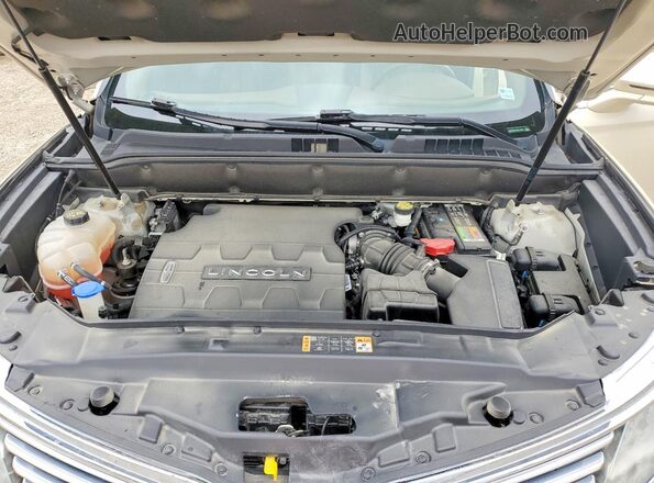 2LMPJ8LRXJBL13285 2018 LINCOLN MKX Cream Engine compartment view