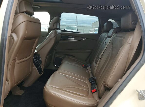 2LMPJ8LRXJBL13285 2018 LINCOLN MKX Cream Rear interior view
