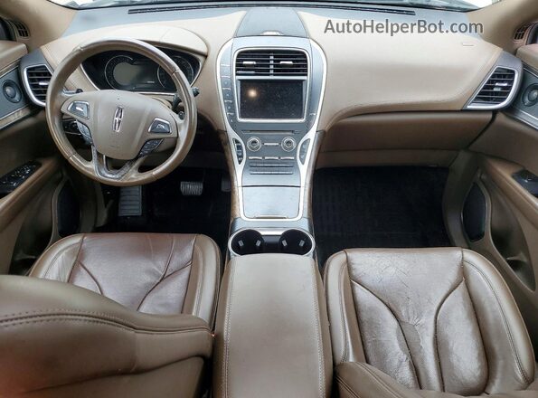 2LMPJ8LRXJBL13285 2018 LINCOLN MKX Cream Dashboard view