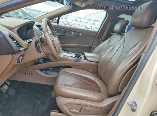 2LMPJ8LRXJBL13285 2018 LINCOLN MKX Cream Front interior view
