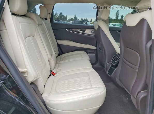 2LMPJ9JP0NBL13910 2022 LINCOLN NAUTILUS Black Rear interior view