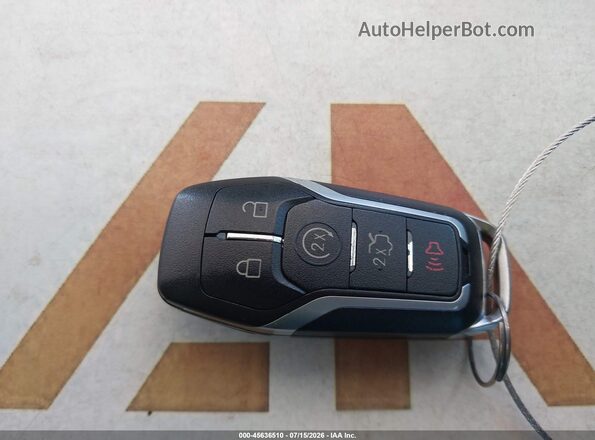 2LMPJ9JP1HBL50761 2017 LINCOLN MKX Белый Вид панели приборов