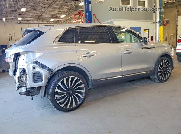 2LMPJ9JP9MBL06078 2021 LINCOLN NAUTILUS Silver Tył prawy