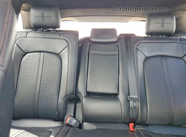 2LMPJ9JPXLBL24636 2020 LINCOLN NAUTILUS Silver Rear seats view